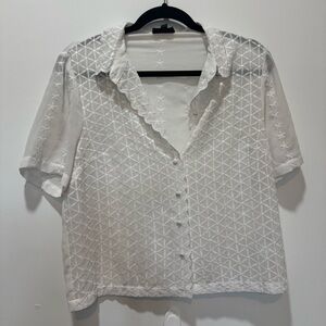 Topshop White Embroidered Short Sleeve Button-Down Shirt Size 8 | GUC